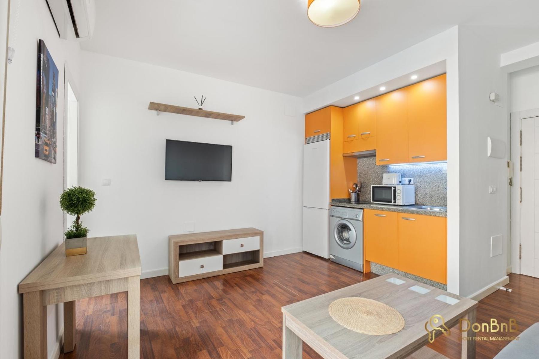 Apartment Flat With Balcony *